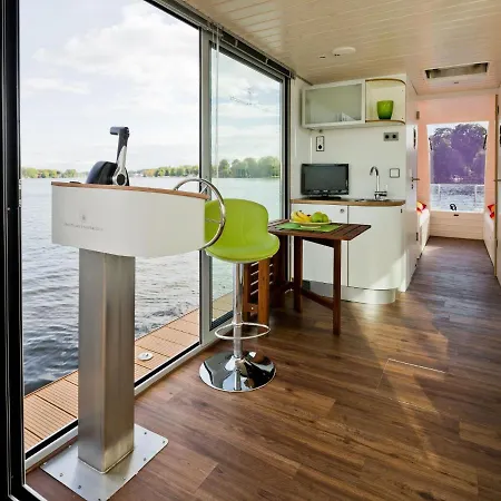 Botel Houseboat On The Dahme Niederlehme