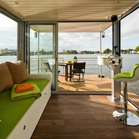 Botel Houseboat On The Dahme