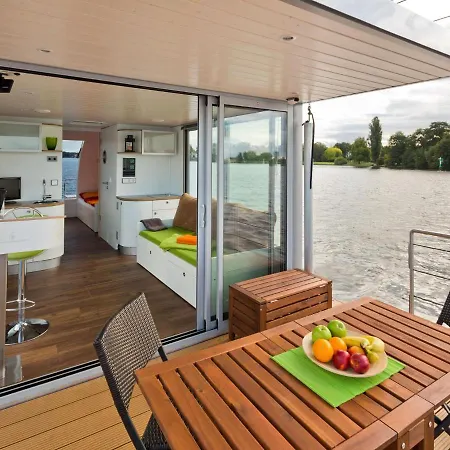 Houseboat On The Dahme * Niederlehme