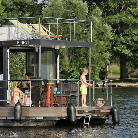 Botel Houseboat On The Dahme Niederlehme